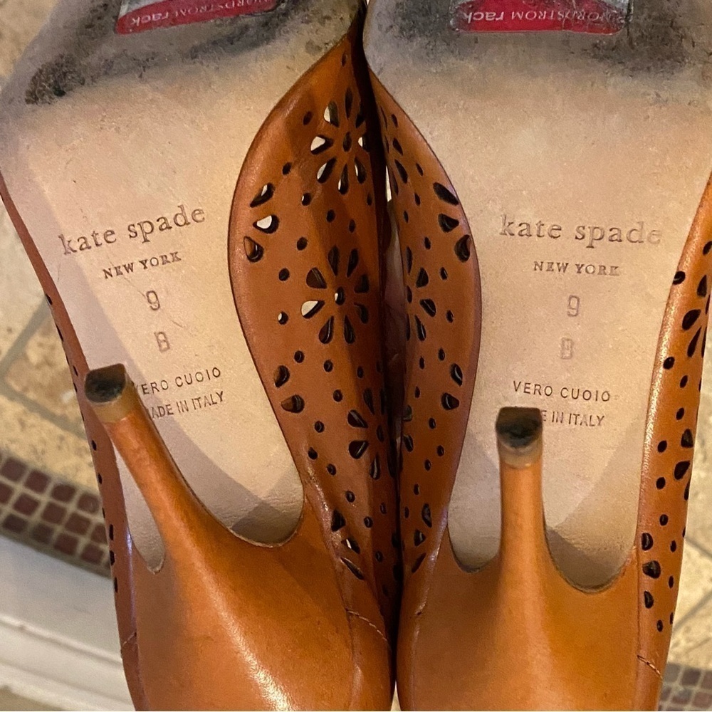 KATE SPADE Lana Brown Tan Laser Cut Floral Leather Pointed Toe Pumps Size 9B - Picture 10 of 10